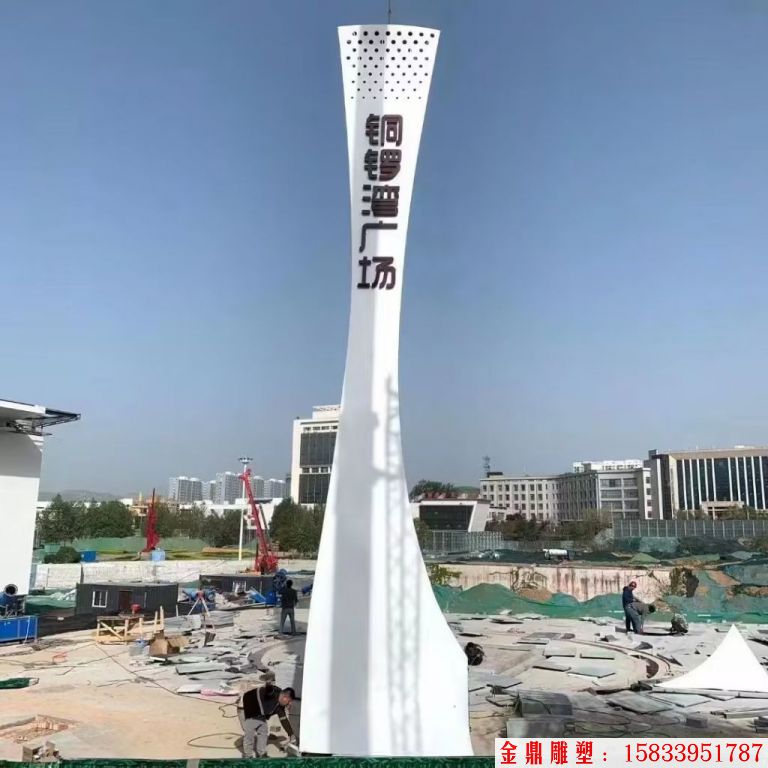 銅鑼灣廣場(chǎng)精神堡壘雕塑 晚上發(fā)光